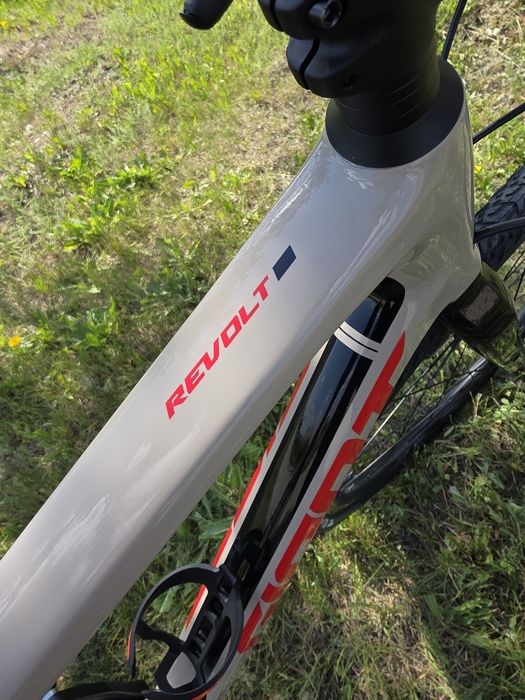 Велосипед карбоновый Giant Revolt Advanced 3