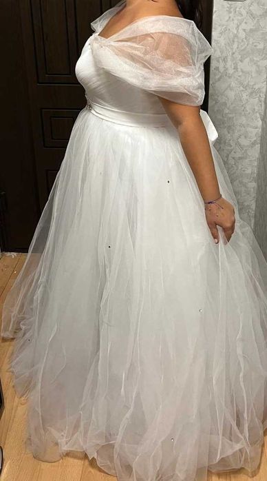 Красива булченска НОВА рокля / XLL с циркониеви камъчета