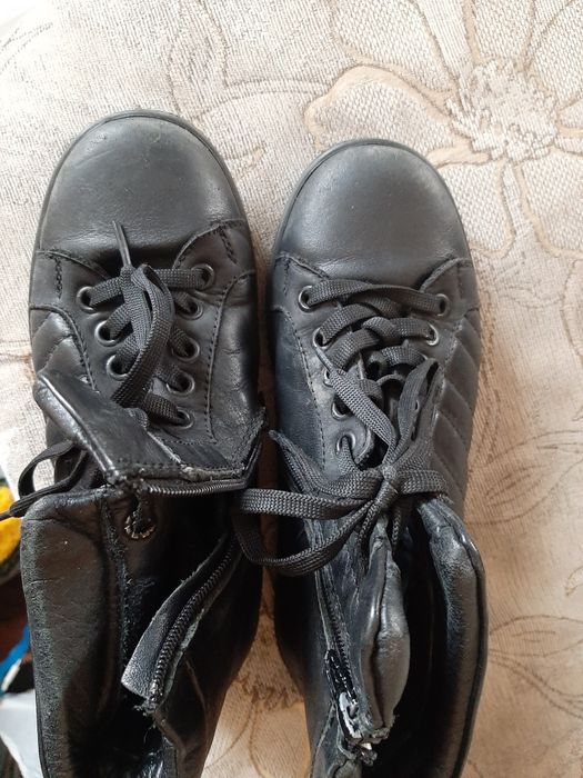 Продам недорого полуботинки