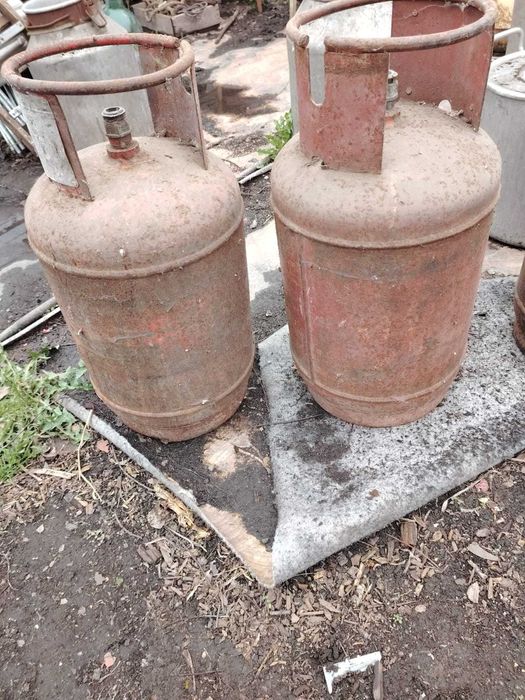 Продам газовые баллоны б/у