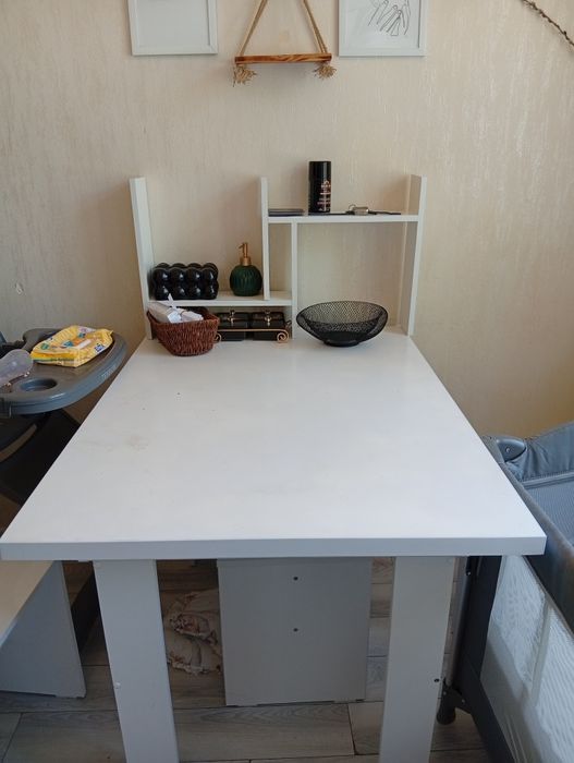 стол и стулья в комплекте