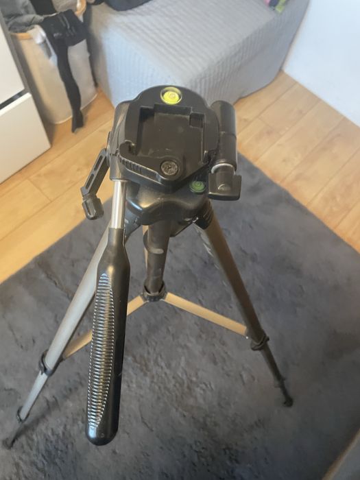 Регулираща се стойка за фотоапарат