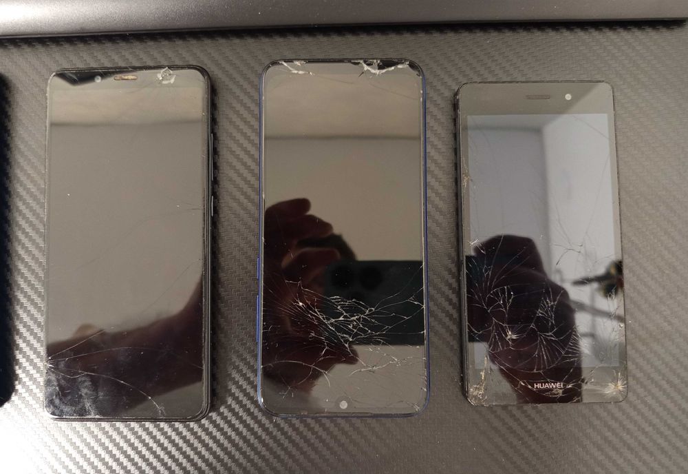 Продават се ЛОТ от смартфони