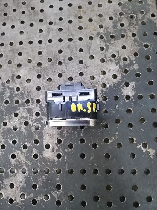 Buton geam electric dreapta spate mercedes b class w247 a1679050201