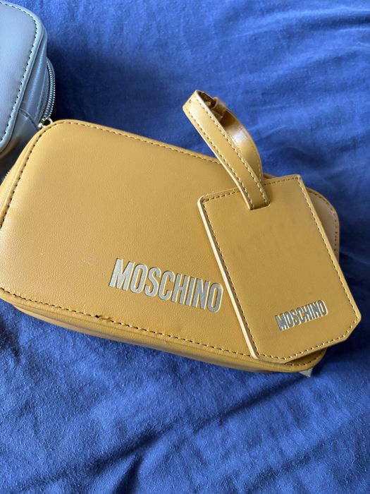 Несесери Moschino оригинални