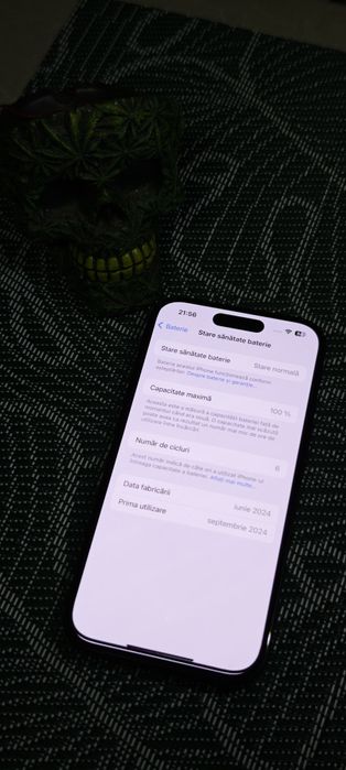 iPhone 15 – 256GB – baterie 100% – 6 cicluri – stare 9.7/10