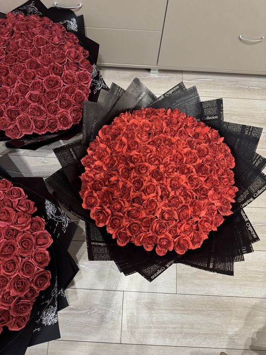 Букети от брокатени рози