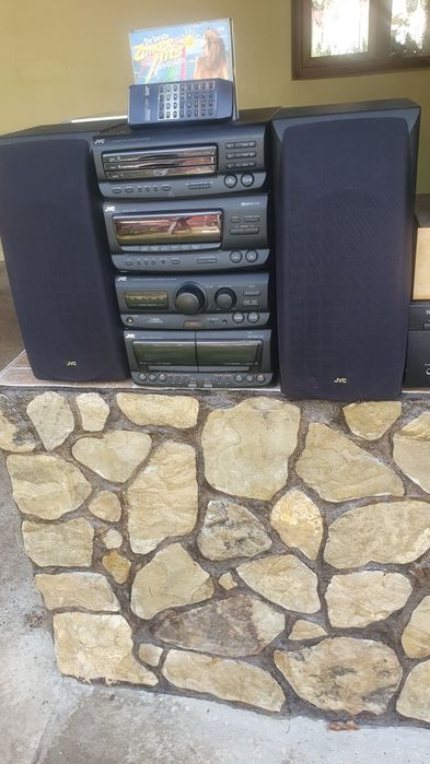 Linie audio JVC boxe