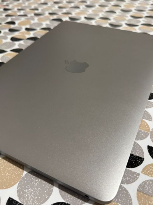 Apple MacBook Pro 13 Touch Bar 2019 Silver