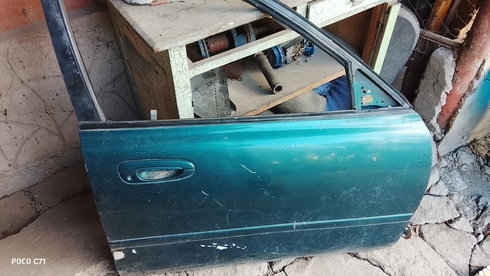 Продам запчасти на Мазду кронос