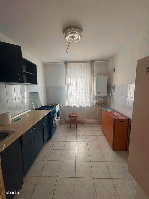 De inchiriat 2 camere si balcon, mobilat si utilat 1000lei/luna