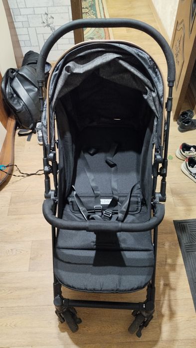 Продам прогулочную коляску