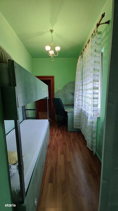 De vanzare/inchiriere apartamentin vila,zona liceul Decebal