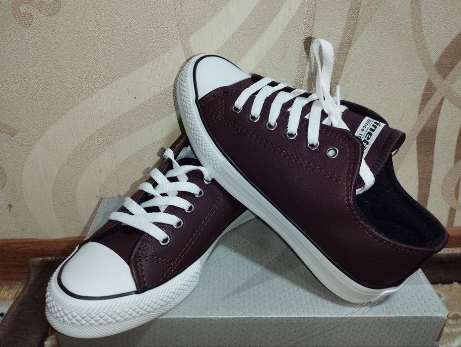 Новые женские кеды