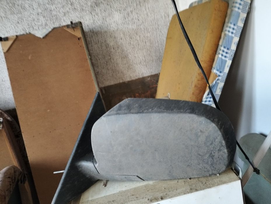 Продам боковое левое зеркало