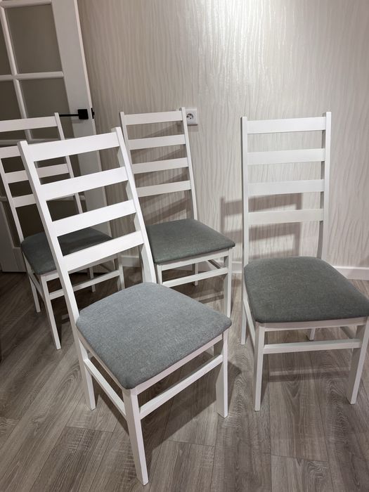 Продам деревяные стулья