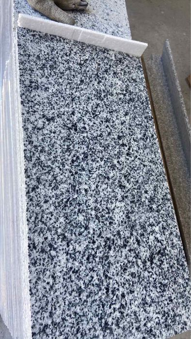 Полиран гранит 60/30/1.2 см