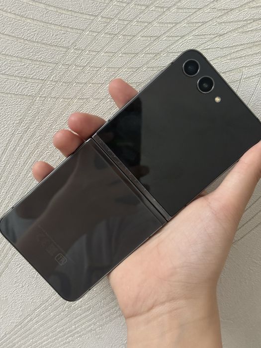 Обменяю Samsung z flip 5 и Pixel 6a