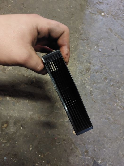 Vand magazie de cd-uri