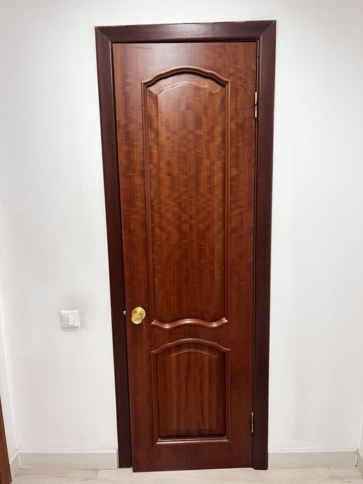 продаю 7 дверей срочно