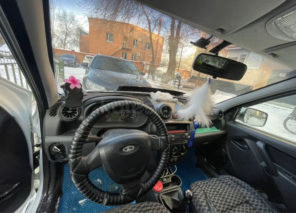 Автомобиль (Lada Granta 2014)