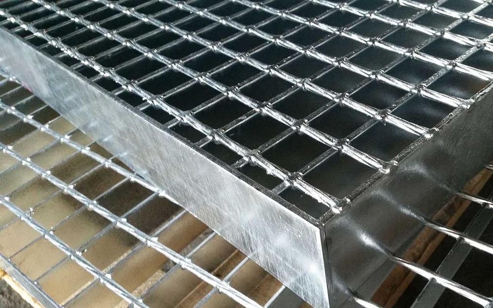 Метални решетки за канали
