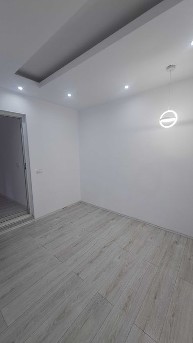 Proprietar – Casă 3 cam, baie, bucatarie,hol, camera tehnica,beci,garaj,deschidere 12,79 m, curte 200mp,Cartier Rahova
