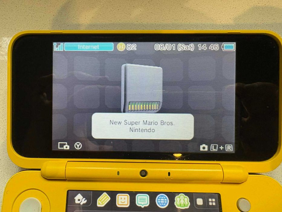 Nintendo 2DS XL - Pikachu Edition + Игри