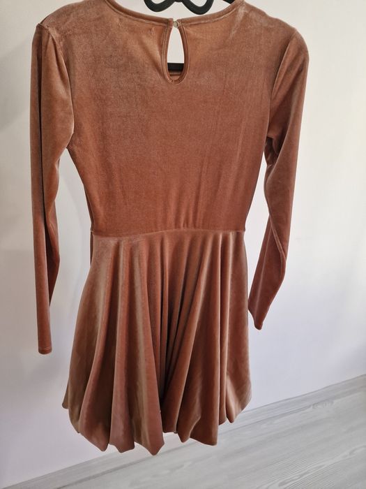 Нова рокля кадифе