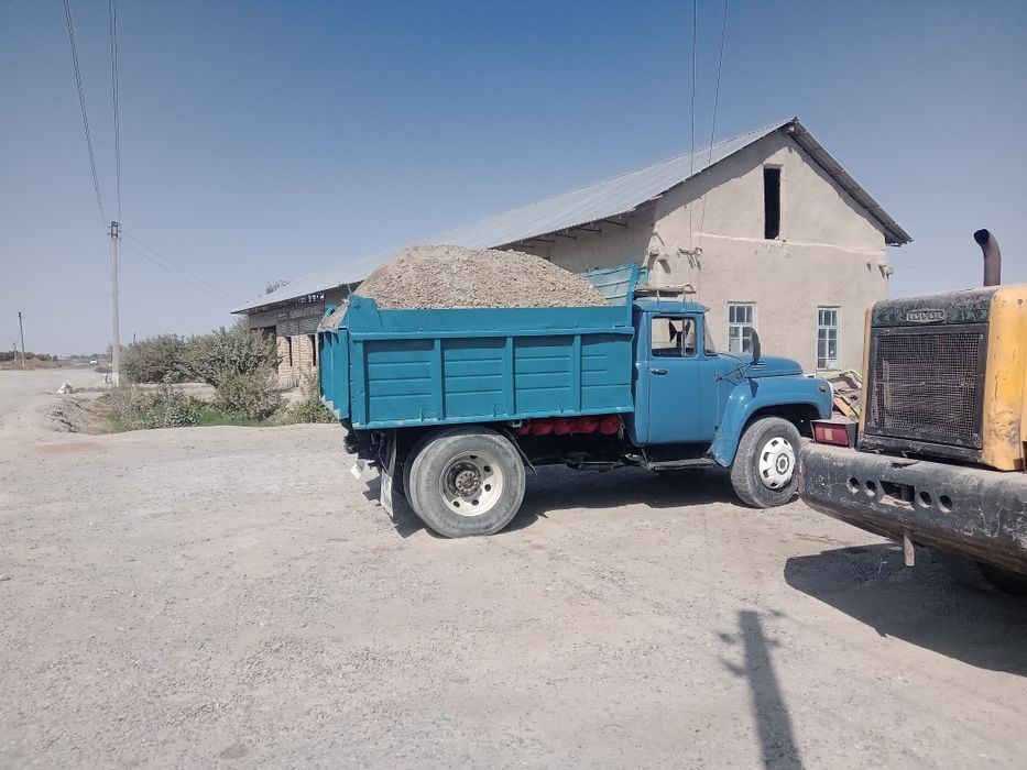 Zil 130 samasuval  sotiladi hamma joyi zo'r holatda