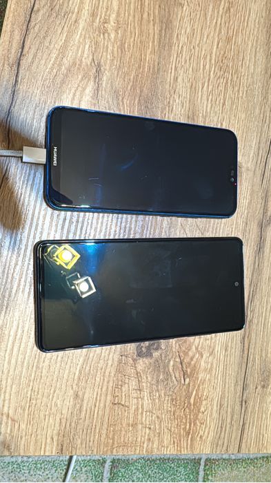 Samsung galaxy S20 FE si Huawei P20 lite