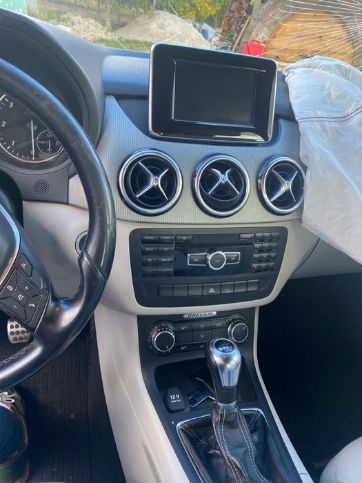 Мерцедес В класа W246 дизел и бензин,ръчна и автомат на части !