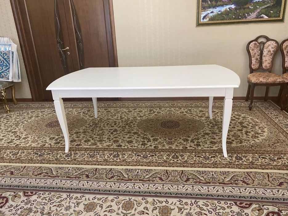 Стол для гостиной