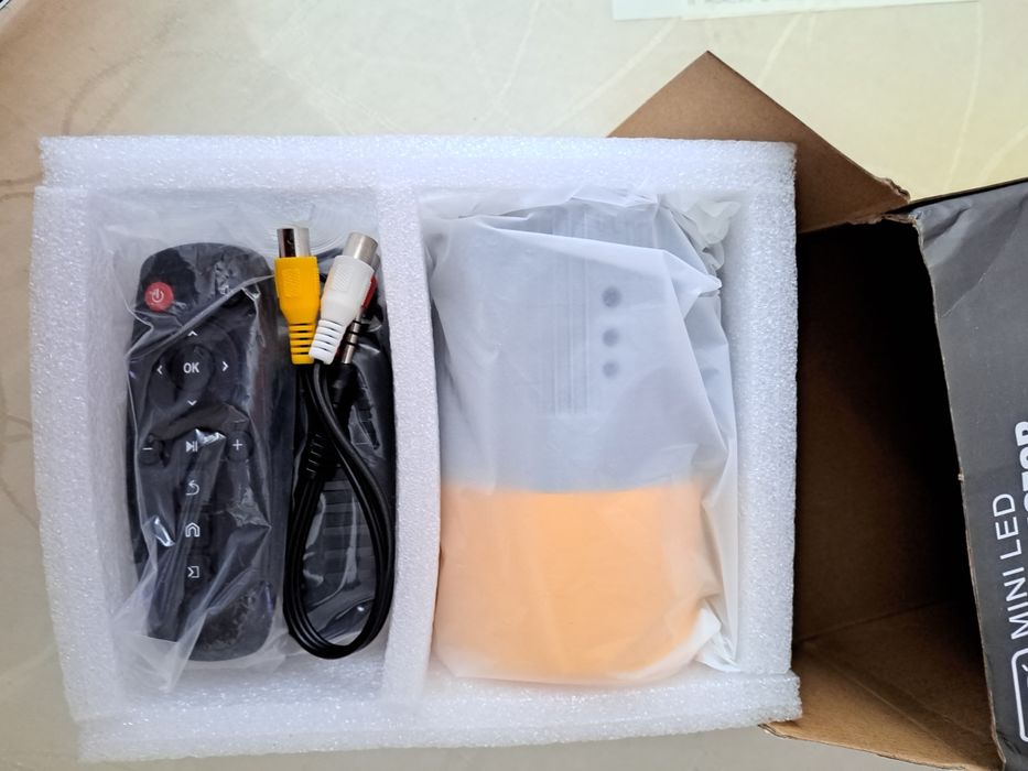 МИНИ проектор  Pro HS