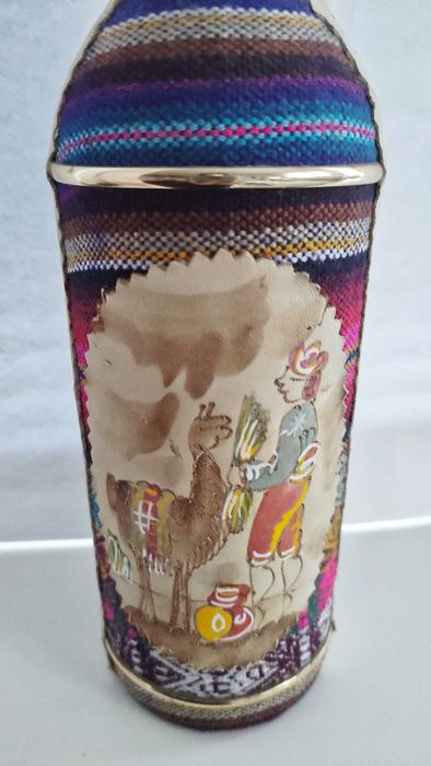 Колекционерска бутилка от Перу в етно стил