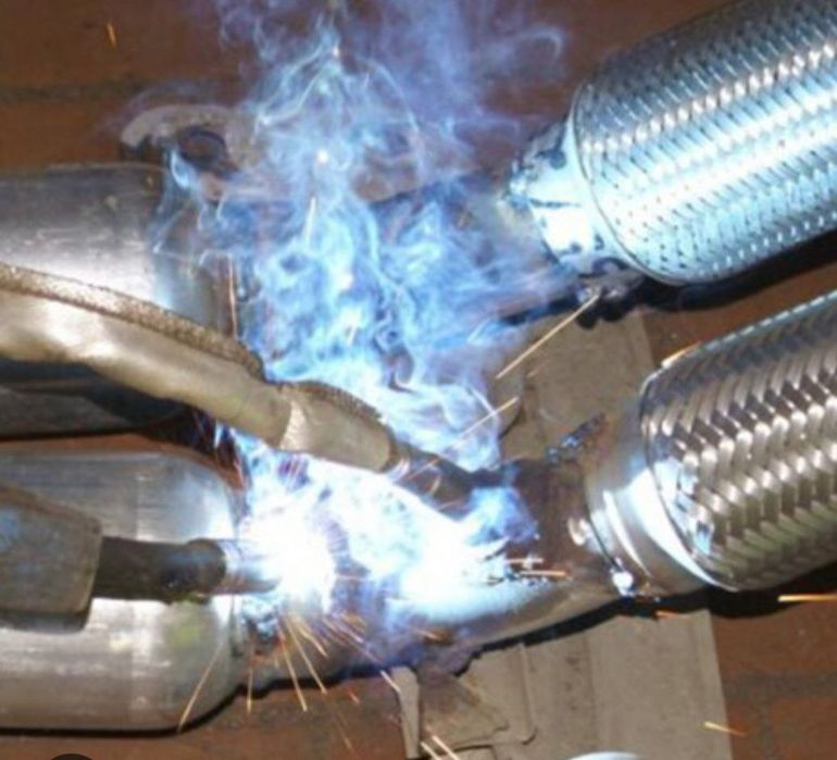 Ремонт глушителя гофра катализатор и прочие сварочный работы