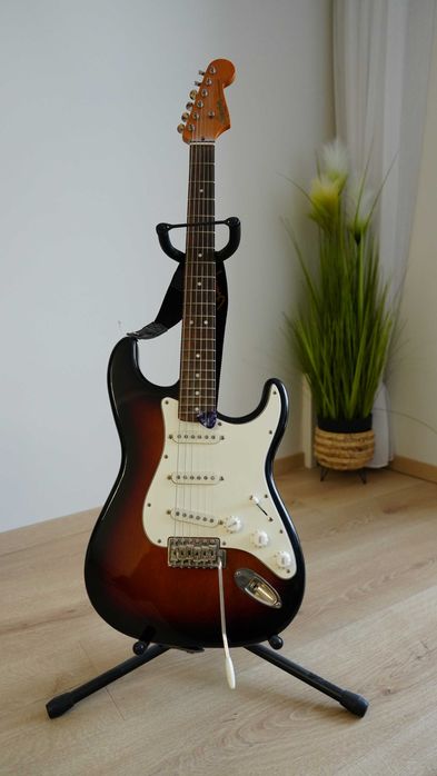 Електрическа китара Fender Squier Classic Vibe 60s Stratocaster IL 3-Tone Sunburst