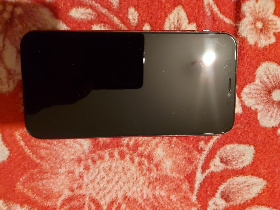 Vând iphone xr pentru piese cine doreste mai multe detalii în privat !