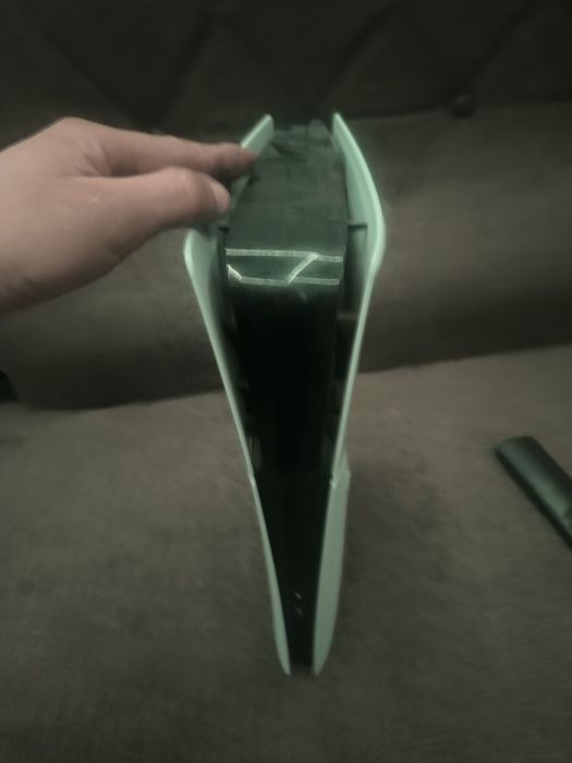 Ps 5 slim  xoltii idiyal yangday oʻyinlarini bilan