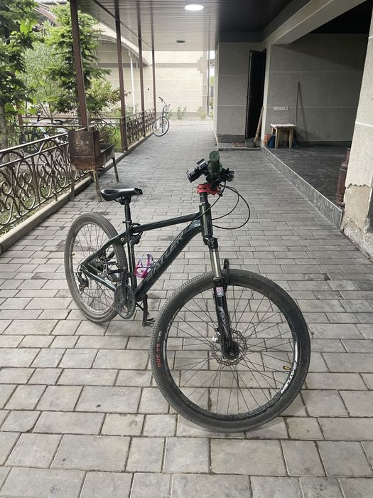 Велосипед на полу стант