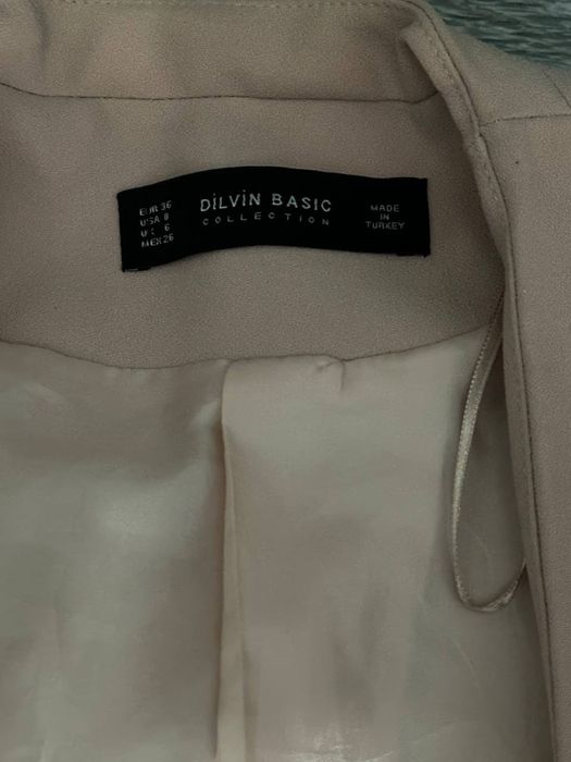 Женский классический костюм