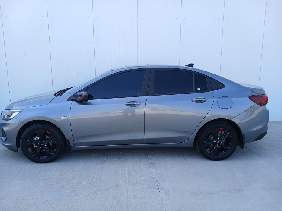 Chevrolet onix red line