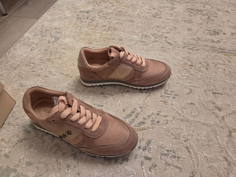 Кроссовки женские 37 новые