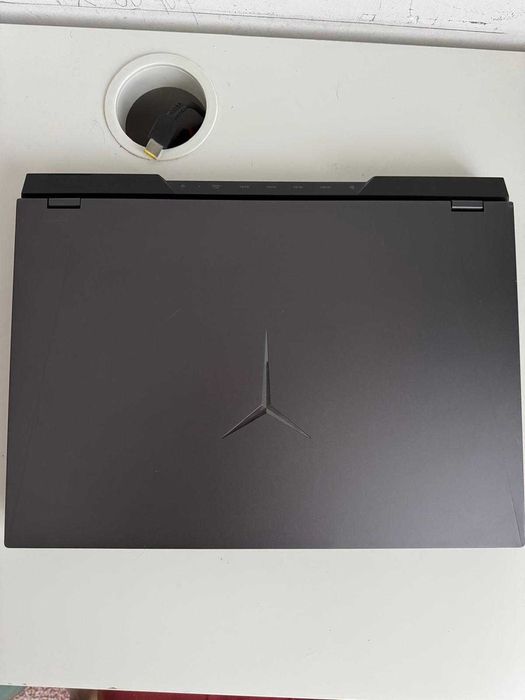 Laptop Gaming Lenovo Legion 5 (specificații mai jos)