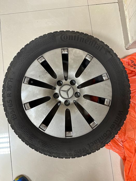 Зимни гуми 195/65/16 с джанти Continental за Мерцедес  W205