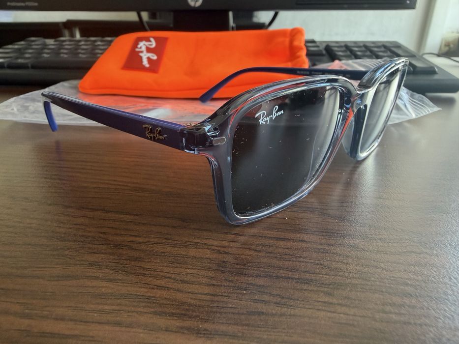 Чисто нови Ray Ban Juniour 0RJ9131S  Синя рамка сиви лещи
