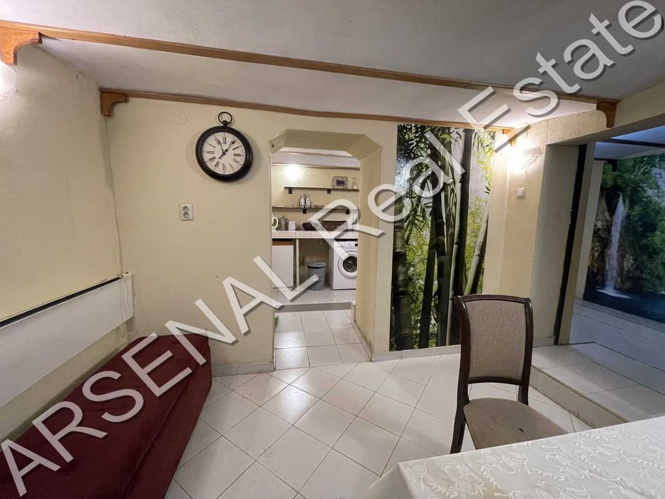 Дава се под наем Двустаен апартамент в София, Център - 72 кв.м за 448.8 € - Снимка #1