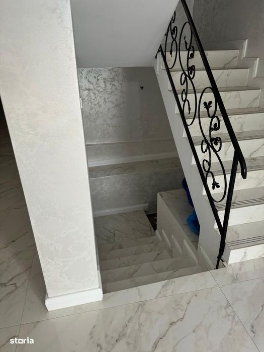 Casă de vânzare