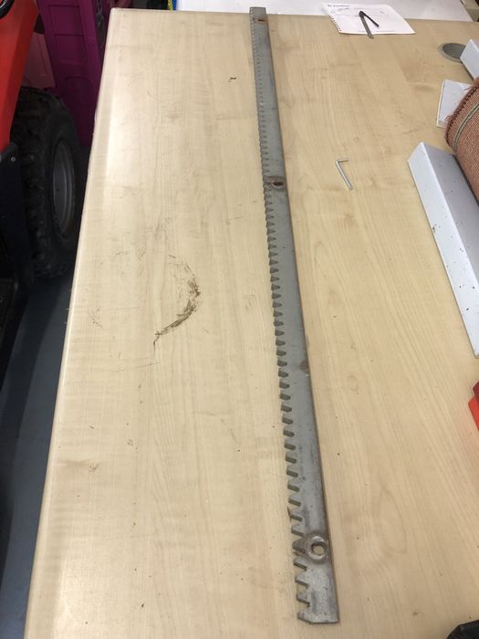 Cremariera dintata  1m