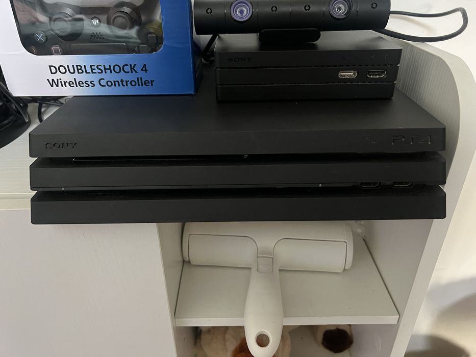 Set gaming playstation PS4 Pro 1Tb+set VR complet